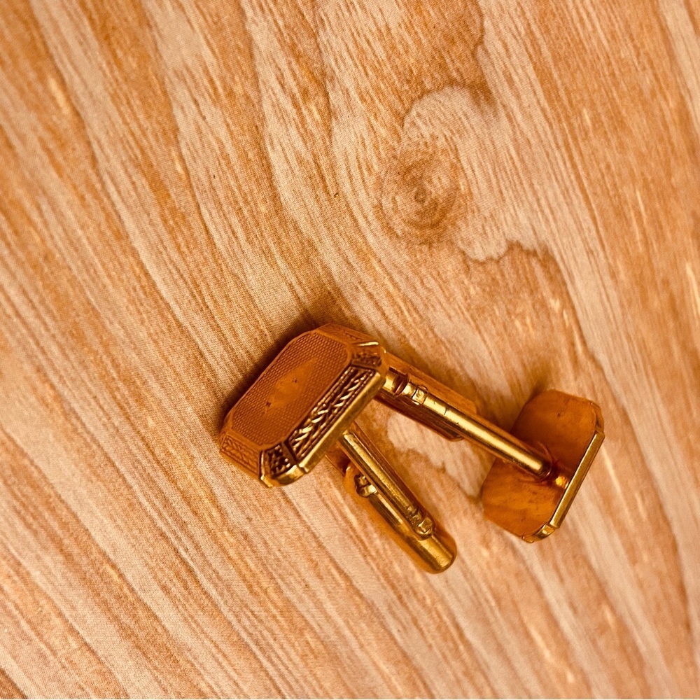 Men’s Vintage Gold Color Center Diamond Geo Shaped Shirt Wrist Cufflinks. - Picture 4 of 4